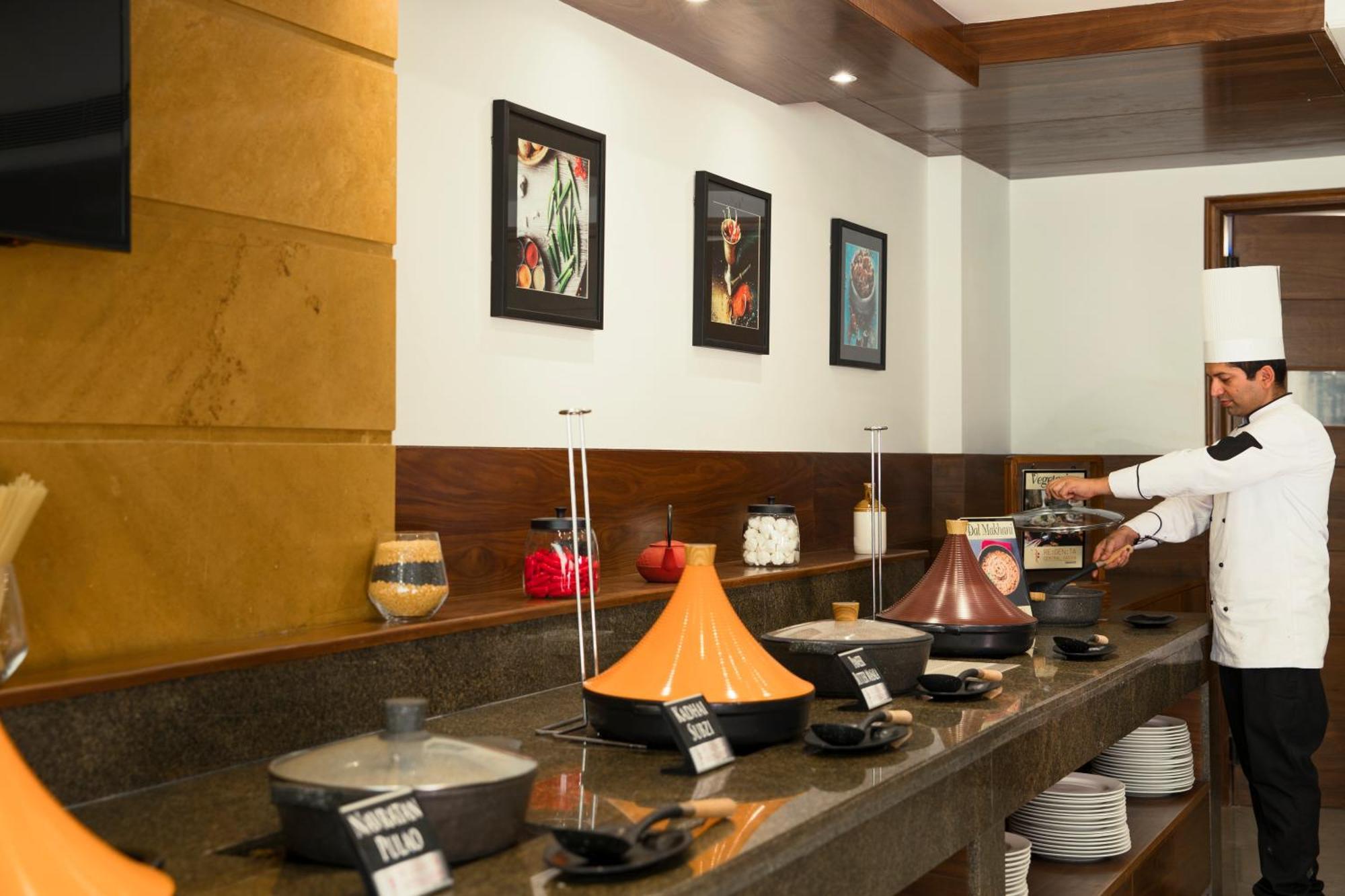 Regenta Central Cassia Zirakpur Chandigarh Zewnętrze zdjęcie