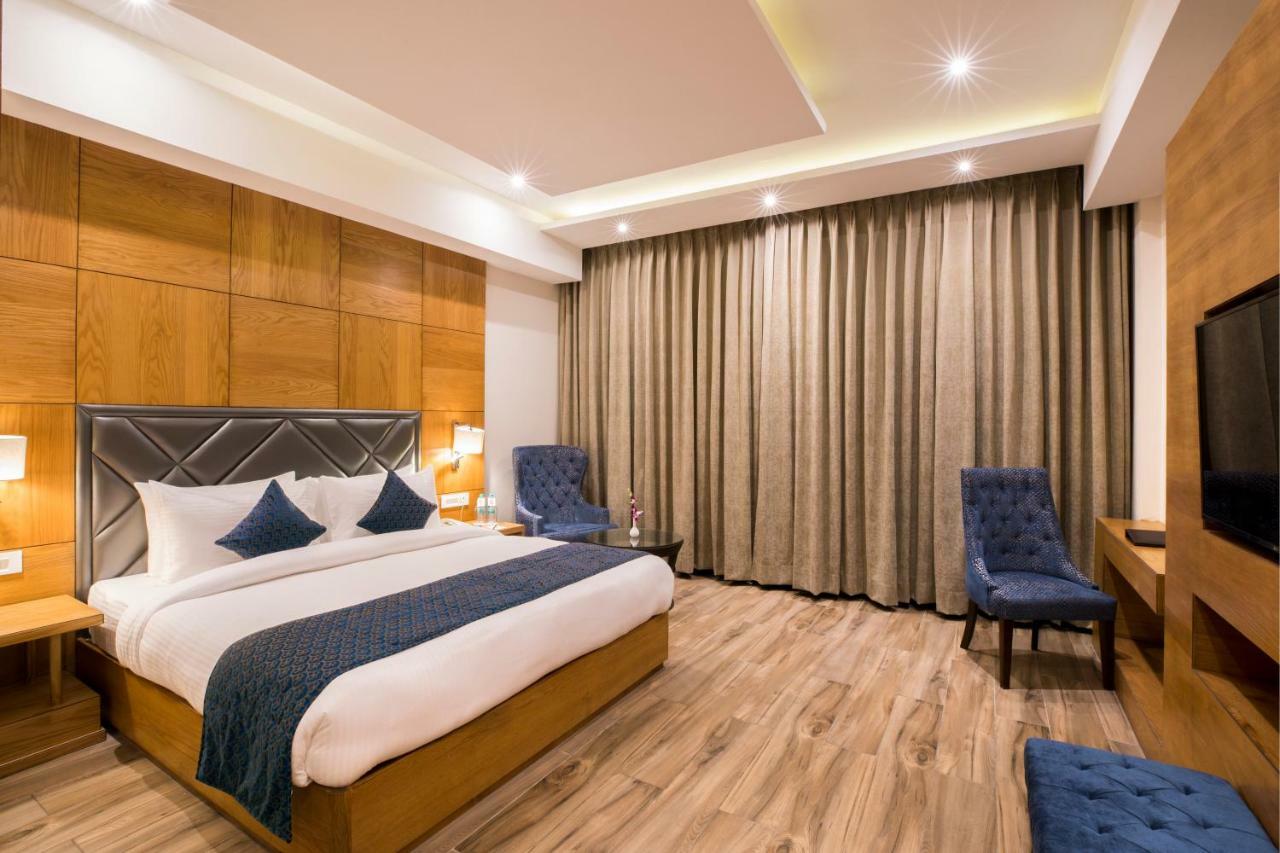 Regenta Central Cassia Zirakpur Chandigarh Zewnętrze zdjęcie