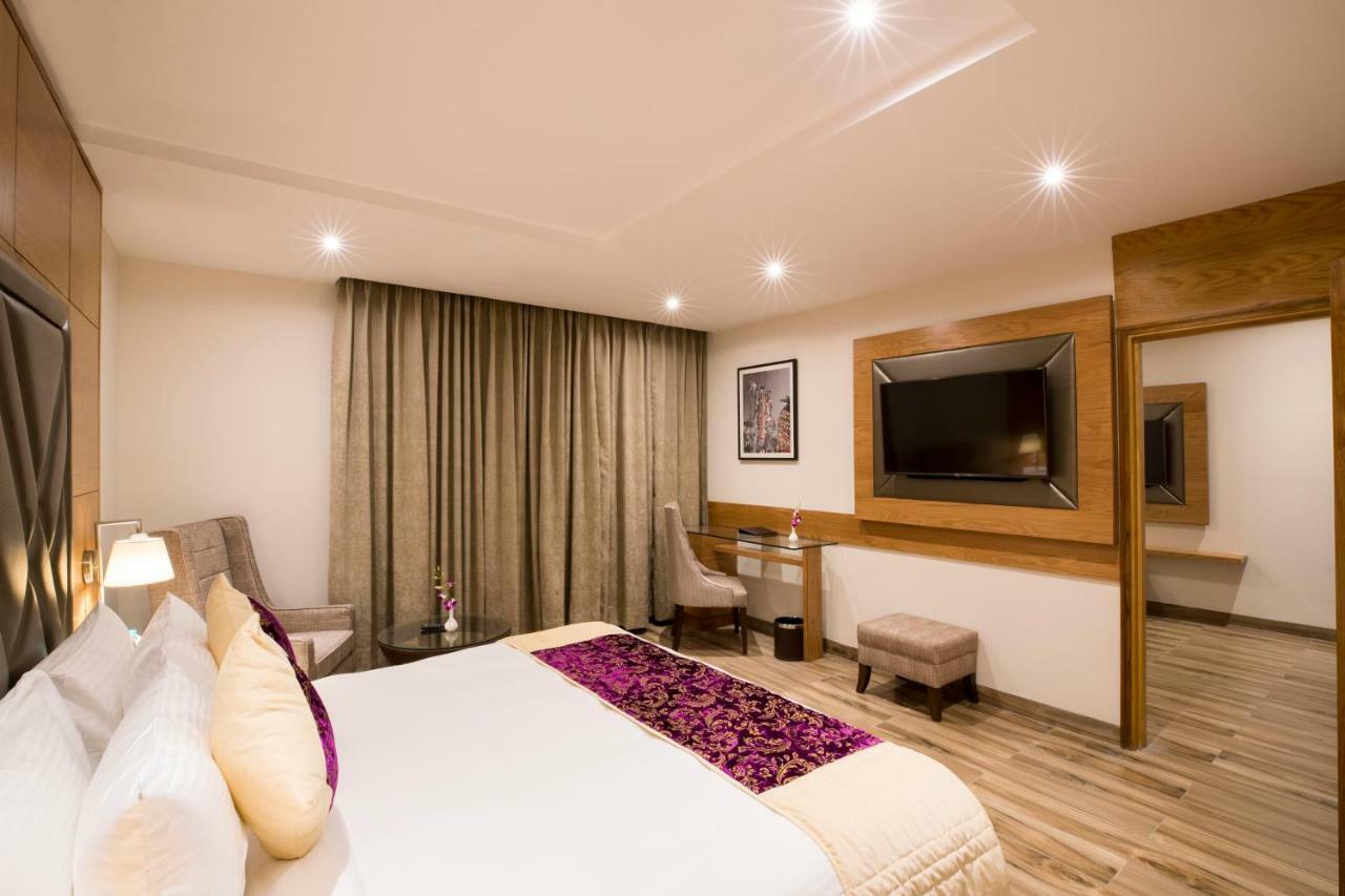 Regenta Central Cassia Zirakpur Chandigarh Zewnętrze zdjęcie