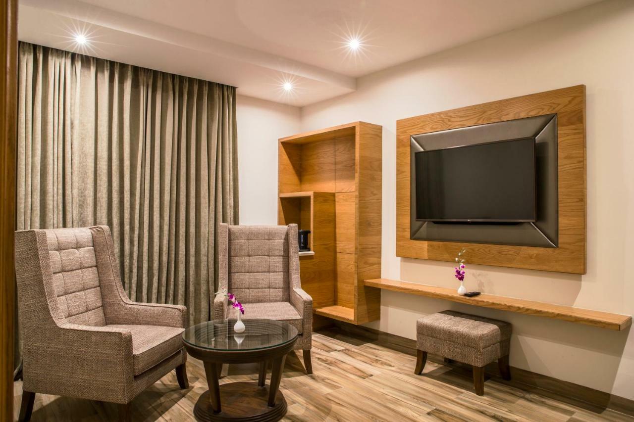Regenta Central Cassia Zirakpur Chandigarh Zewnętrze zdjęcie