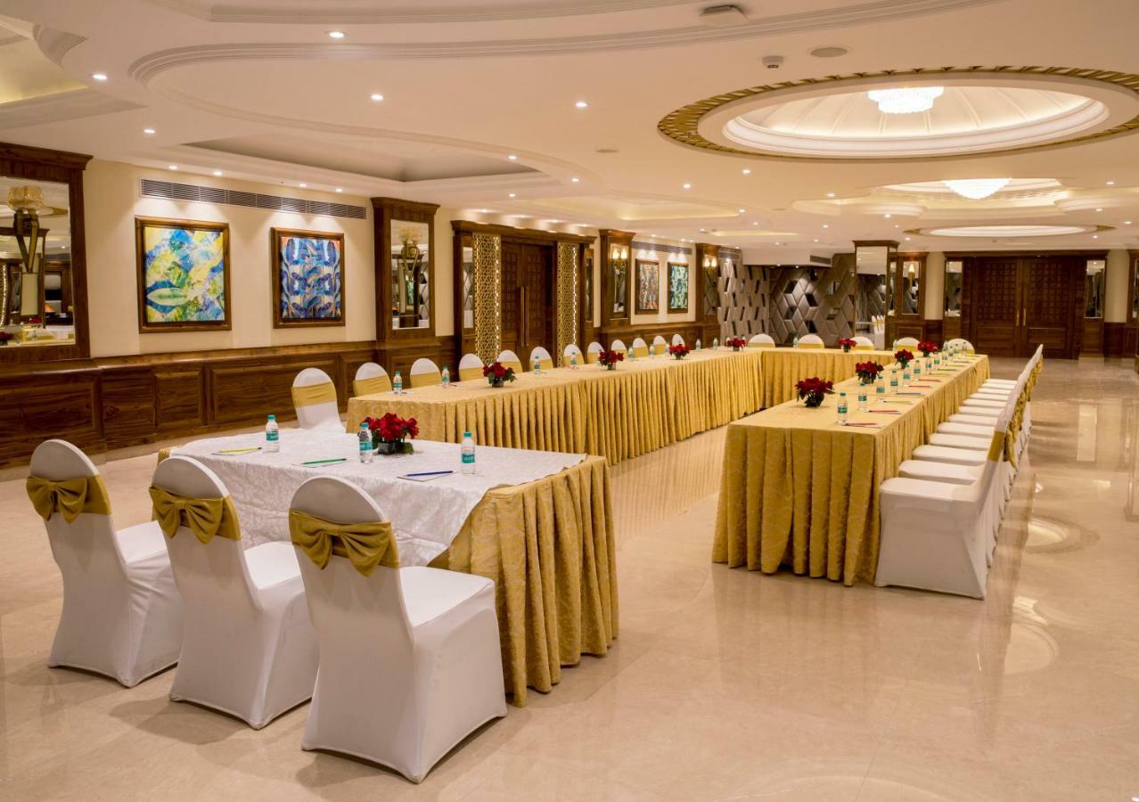 Regenta Central Cassia Zirakpur Chandigarh Zewnętrze zdjęcie