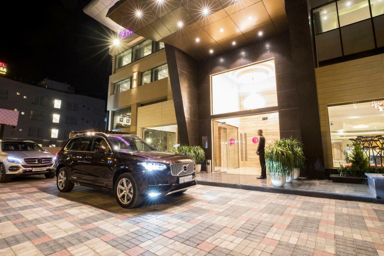 Regenta Central Cassia Zirakpur Chandigarh Zewnętrze zdjęcie