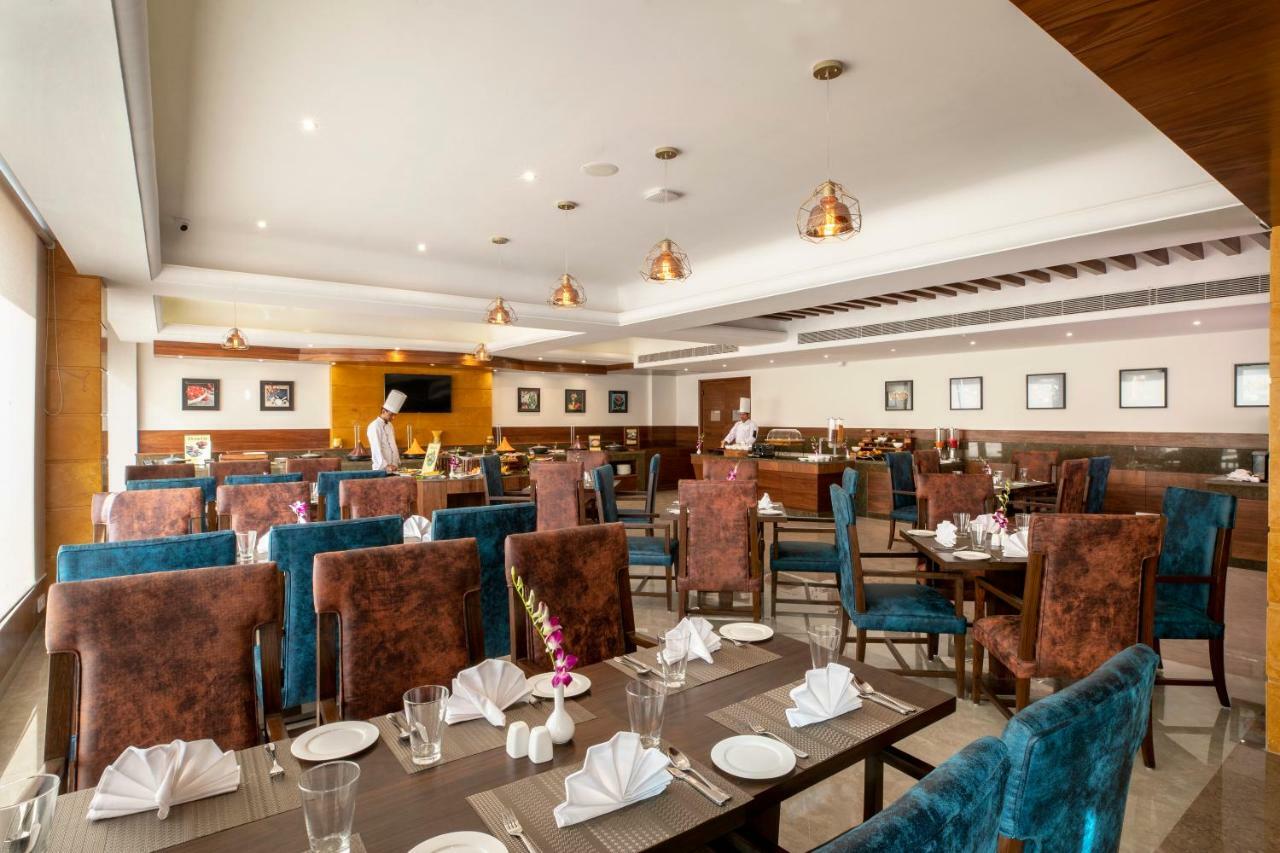 Regenta Central Cassia Zirakpur Chandigarh Zewnętrze zdjęcie